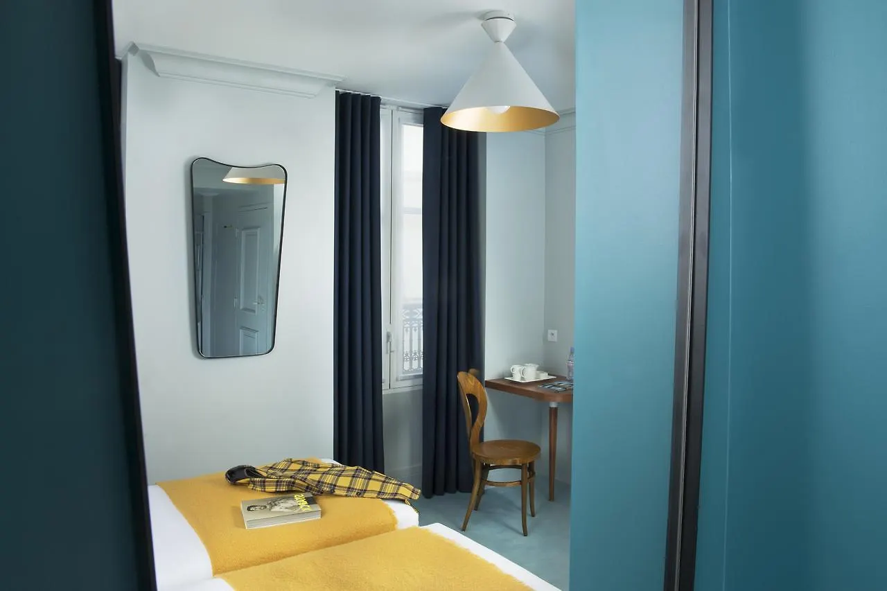 Celeste Batignolles Montmartre 4*