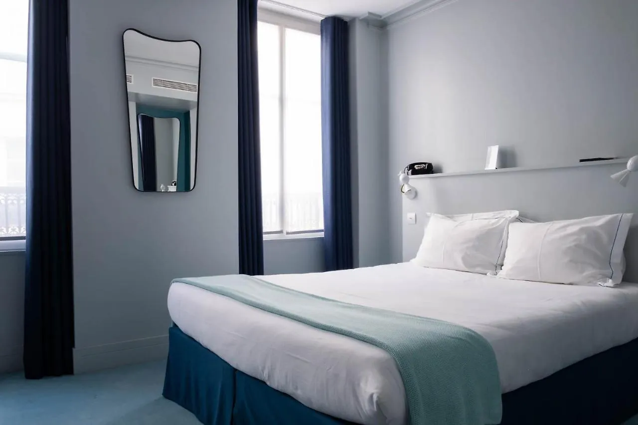 호텔 Celeste Batignolles Montmartre 4*